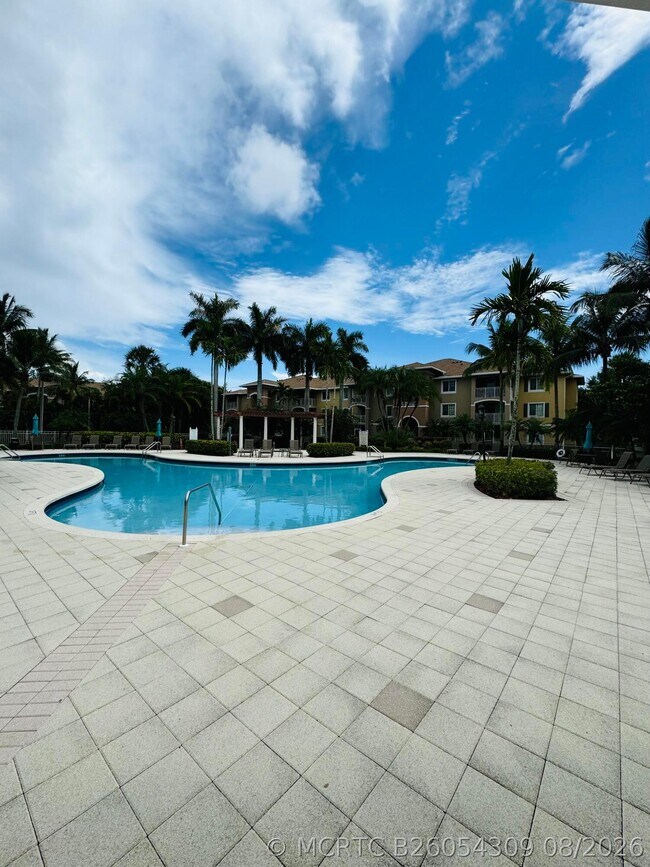 6529 Emerald Dunes Dr Unit 302
