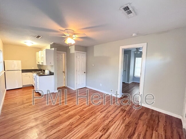 Building Photo - 103 M.L.K. Jr Blvd Unit Apt 2