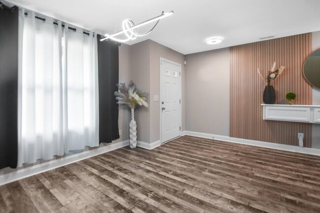 Photo - Pet Friendly Three Bedroom!