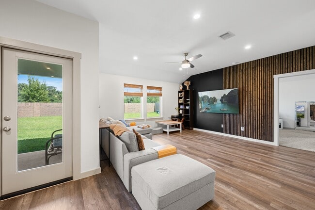 Photo - 1054 Great Barracuda Ln