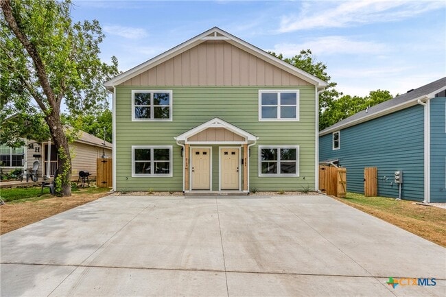 Building Photo - 820 S 24th St