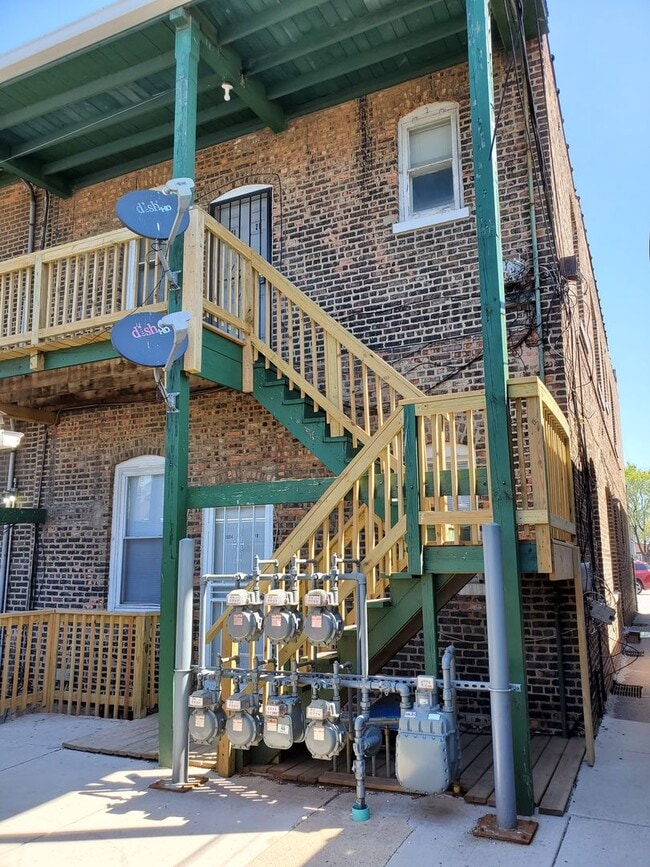 2 Bedroom 1 Bath in East Chicago - 2 Bedroom 1 Bath in East Chicago Apartment Unit 04-1R