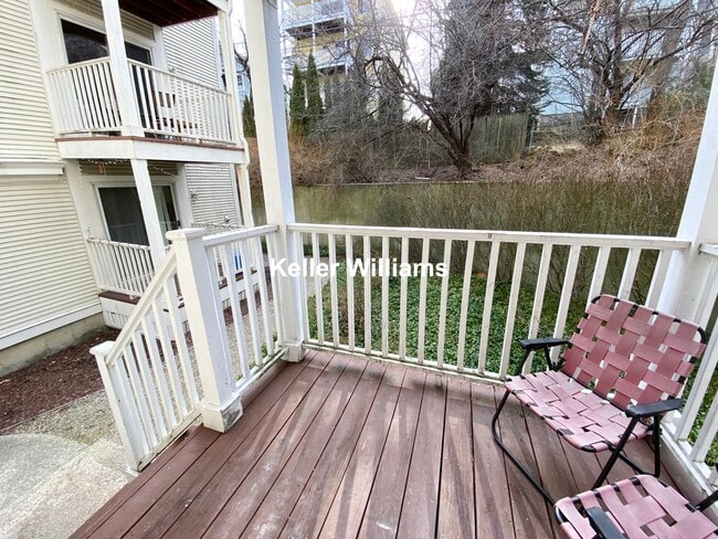 Photo - 64 Hillside St