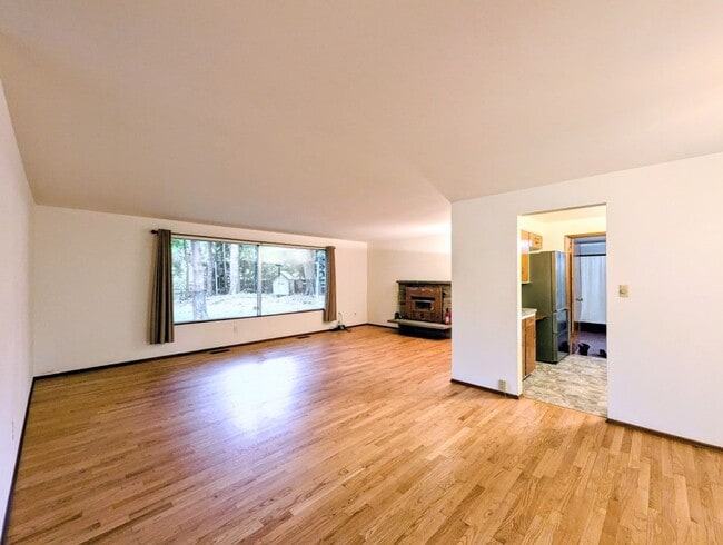 Photo - 3Bd/1.75Ba Lake Forest Park House