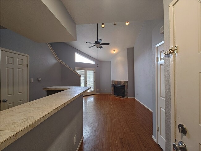 Photo - 10855 Meadowglen Ln Unit 928