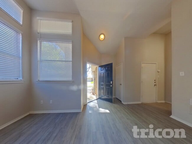 Photo - 5328 Waterford Dr