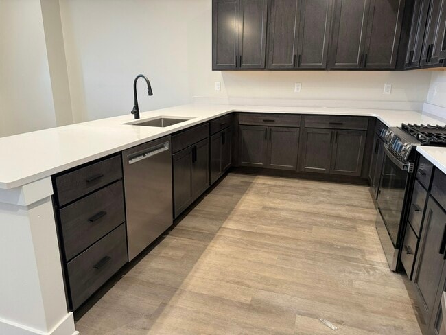 Photo - 106 E Erie St Unit 3D