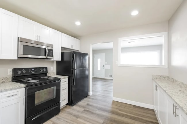 Photo - 10847 Murray Dr