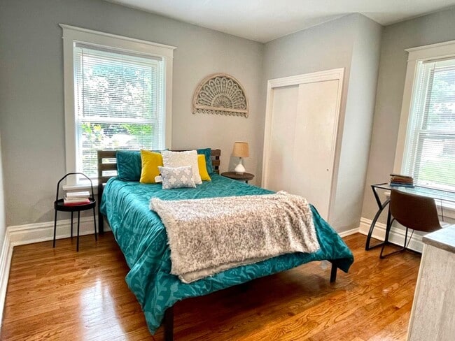 Photo - 4560 Flad Ave Unidad 1E