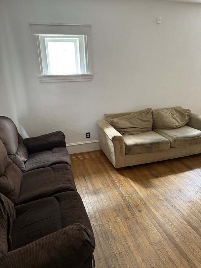 Photo - 605 E 19th St