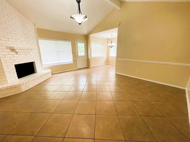 Photo - 5615 Lynngate Dr