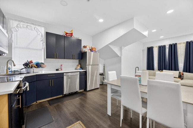Photo - 528 Charles St Unit 1C