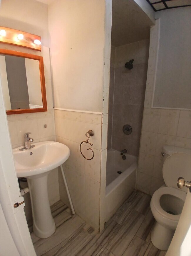 Photo - 486 21st Ave