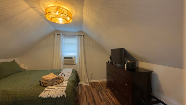Photo - 2215 Maynard Ave