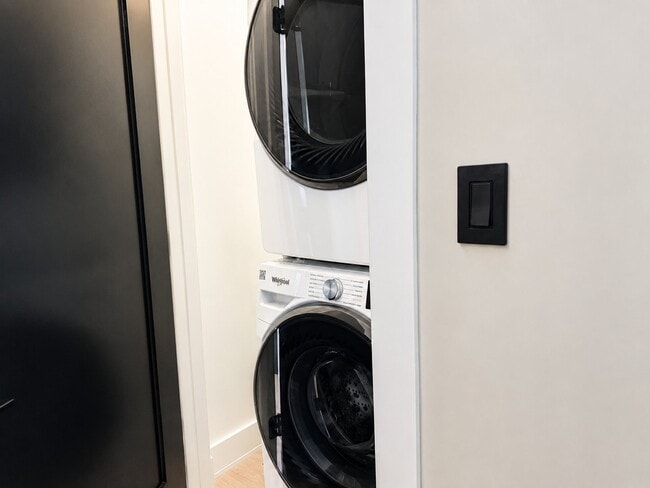 Photo - 1309 N Rockwell St Unit 2