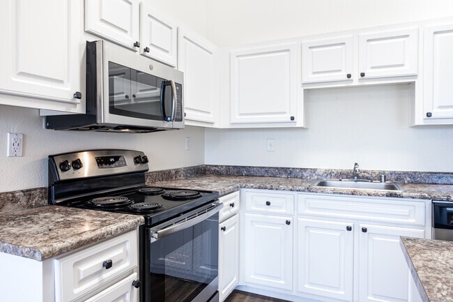 2HAB, 2BA - 970 ft²
