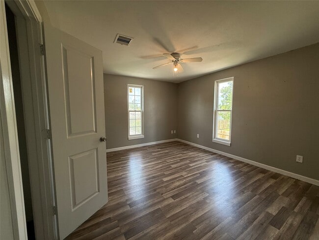 Building Photo - 2013 Eubanks St Unit 7 Rental