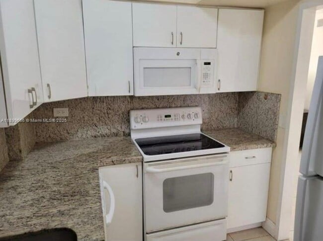 Photo - 7441 Wayne Ave Unidad 3O
