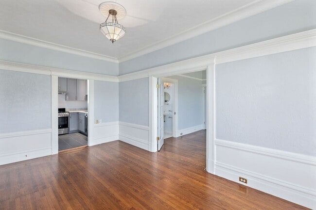Photo - Lower Haight: Remodeled Top Floor 1 Bed 1 Bath near Duboce Park Unidad 206 Steiner St. #6