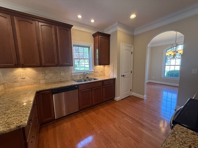 Photo - For Rent NOW!!