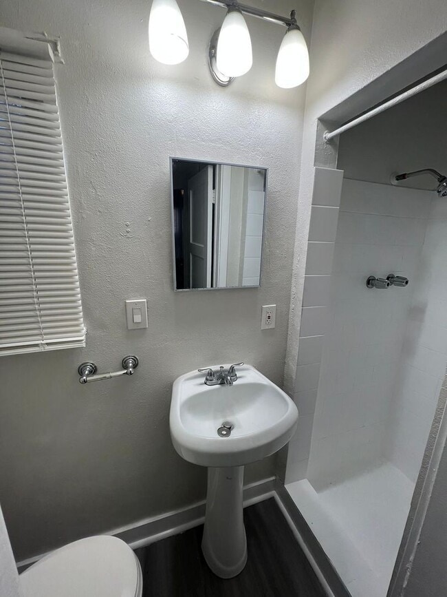 Photo - 10965 S Figueroa St Unit 12
