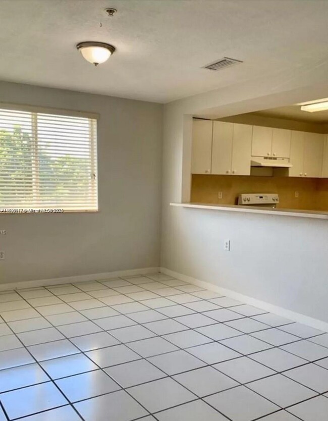 Photo - 1627 NW 18th St Condo Unit 304