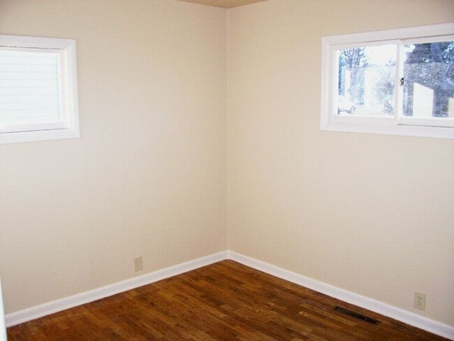 Photo - 1101 Broadview Pl