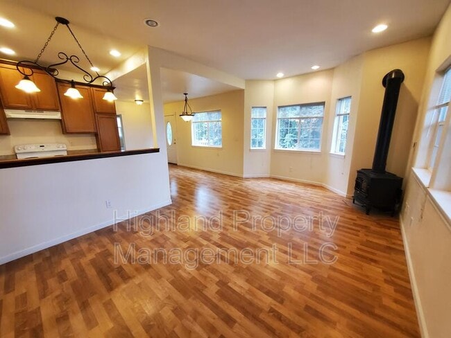 Photo - 1247 NE Williams St