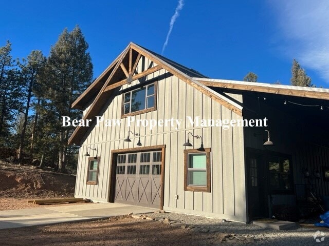 Building Photo - Super Cute, Short Term (SIX MONTHS) Fully ... Unit Barn Rental