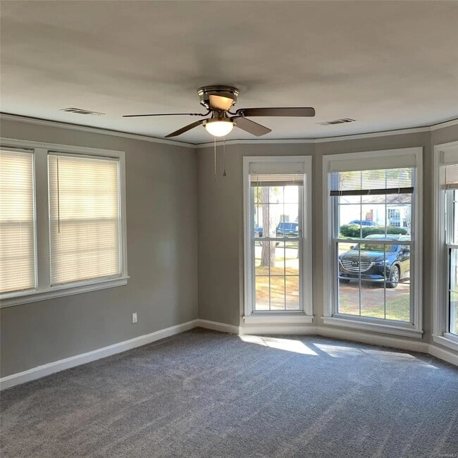 Photo - 3242 Southmont Dr