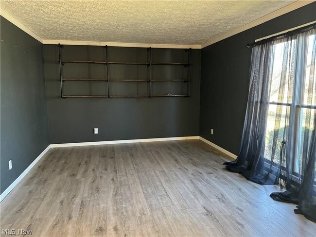 Photo - 242 Ravenshollow Dr