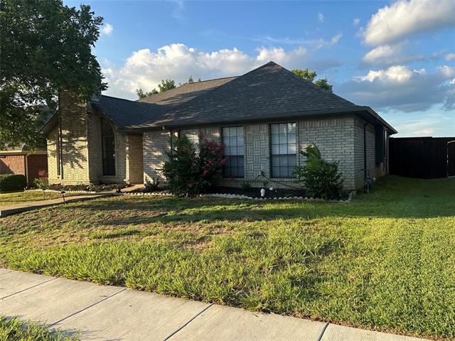 Building Photo - 1581 Glenmore Dr