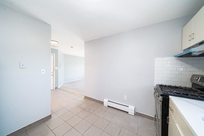 Photo - 43 W 9th St Unit 9