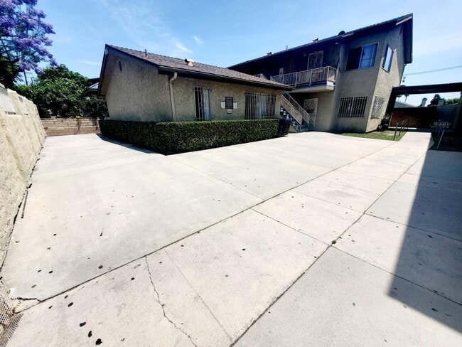 Photo - 1926 -1930 W. Jefferson Blvd.