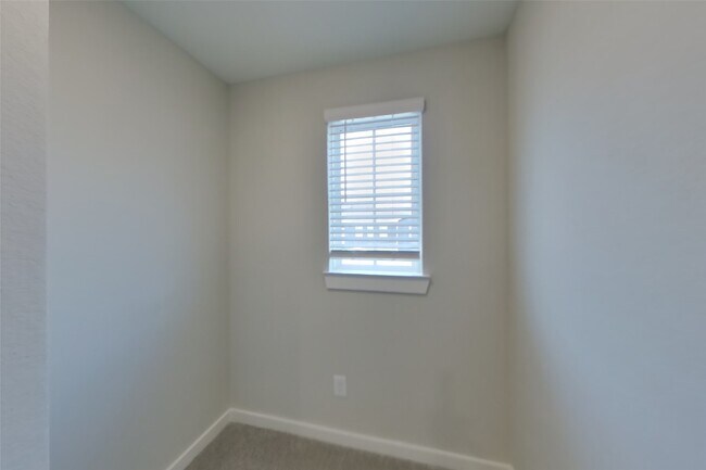 Photo - 9835 Willow Creek Commerce Dr