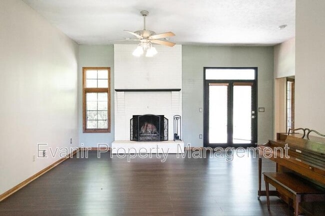 Photo - 113 Brittany Ln