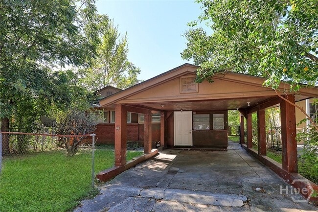 Building Photo - 803 W 50th St Rental