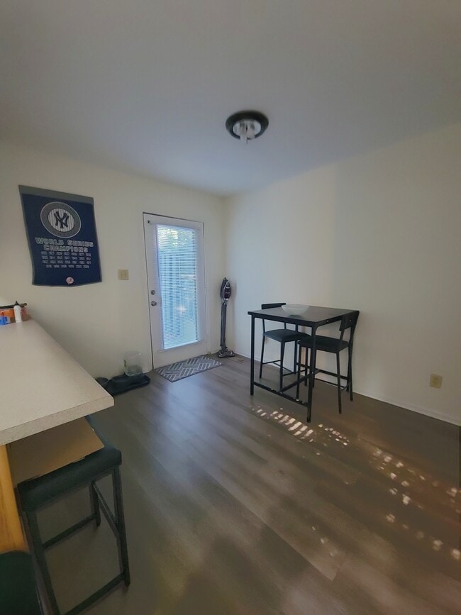 Photo - 102 Bramble Ct