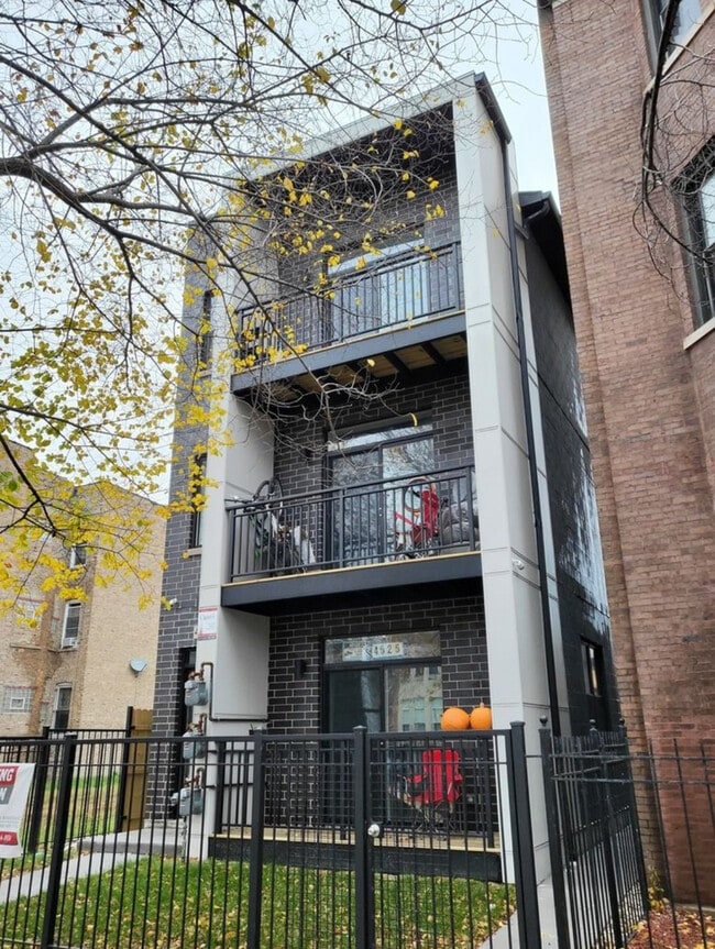 Photo - 4525 S Prairie Ave House