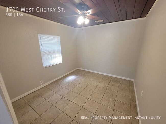 Photo - 1700 W Cherry St