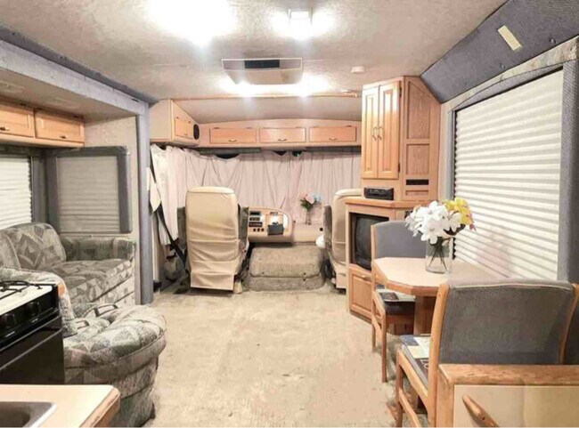 Building Photo - 1497 1/2 E Bayshore Rd Rental