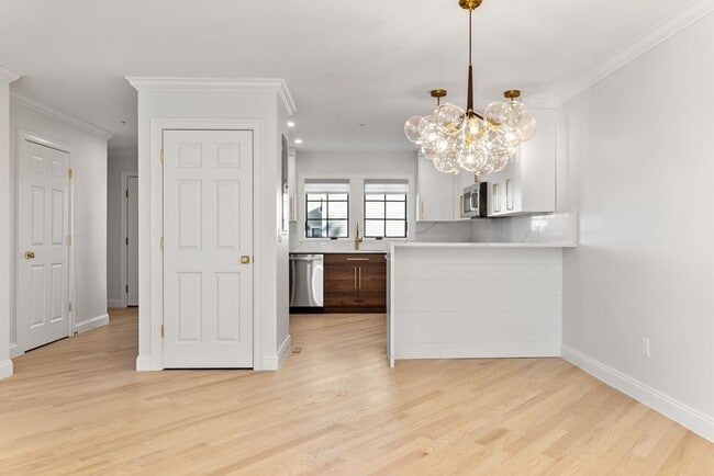 Photo - 7 Chatham Way