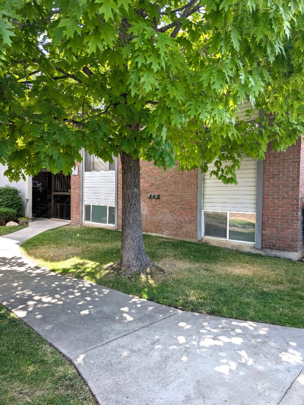 Building Photo - 1643 Willowbrook Dr Rental
