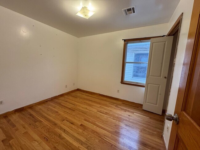 Photo - 162 W 53rd St Unit 2