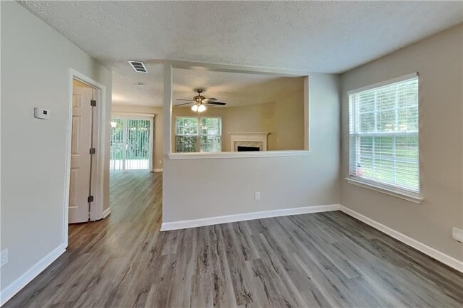 Photo - 4557 Darrowby Dr