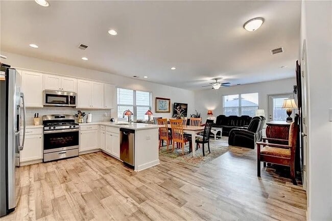 Photo - 27 Wesley Way