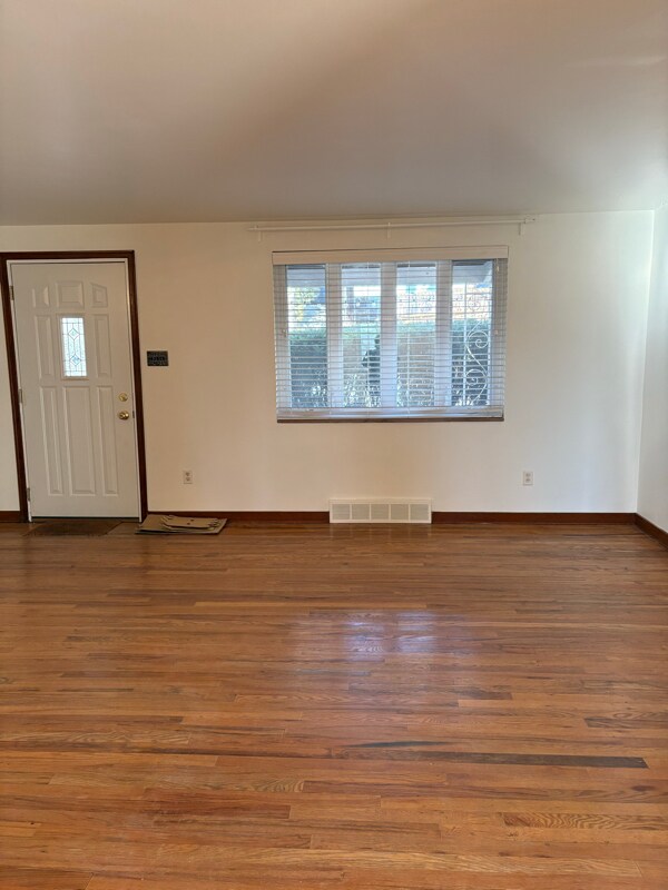 Photo - 6318 Glenview Pl