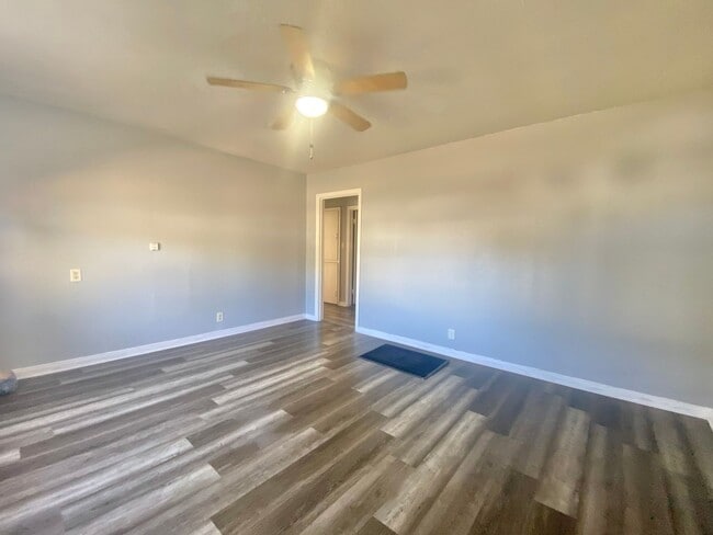 Photo - 2 bed 1 bath 1 car garage available now