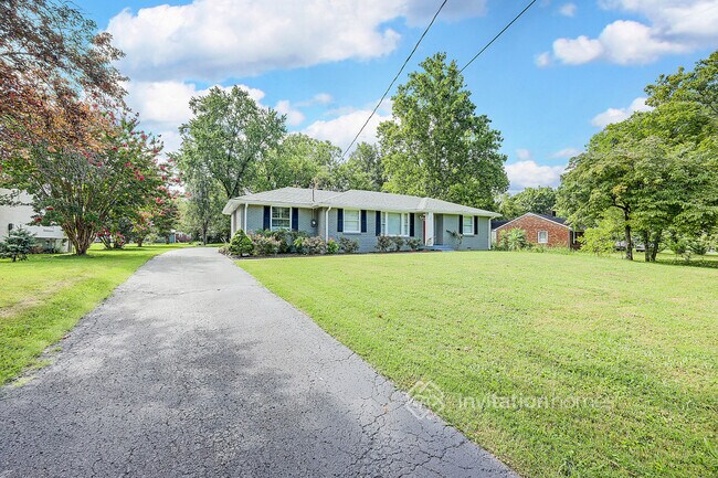 Photo - 360 Wimpole Dr House