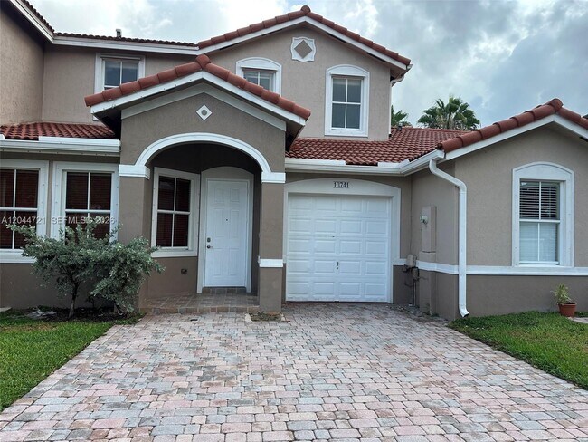 13741 SW 274th Terrace